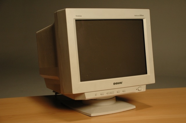 15-04/23/crt-mobitor-sony