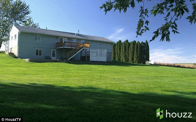 15-05/06/285d360400000578-3069347-home_sweet_home_ashton_and_his_stepfather_built_the_house_in_the-a-11_1430900424131