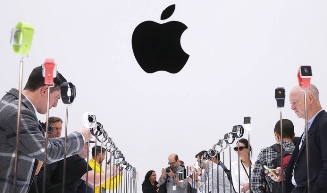 15-05/07/web-apple-watch-1-getty
