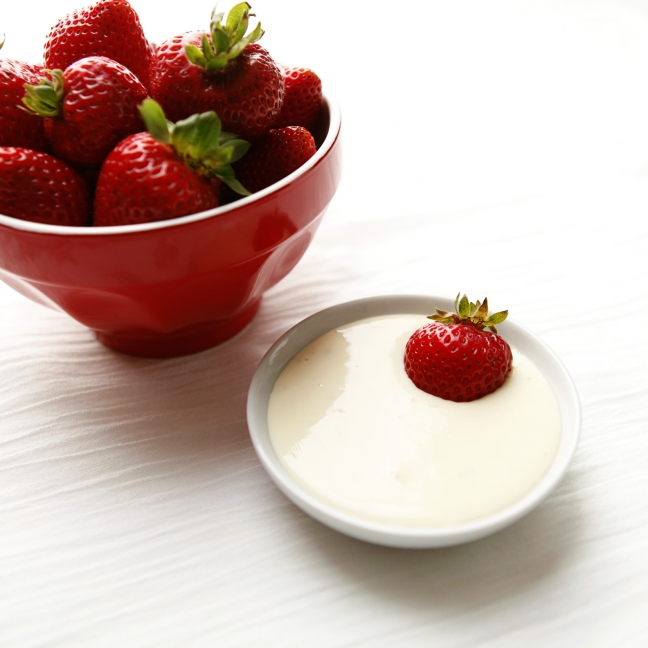 15-05/08/swimming-strawberry