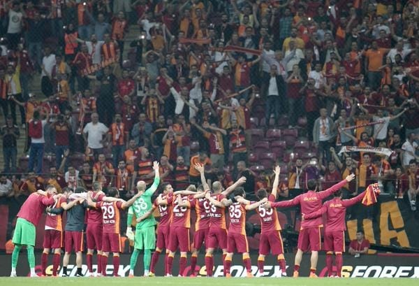 15-05/16/cfjqevuwaaax2fa