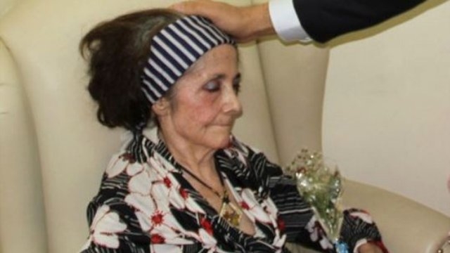 15-05/31/behiye-aksoy-a-sanatci-arkadaslarindan-buyuk-6869660_x_3553_o