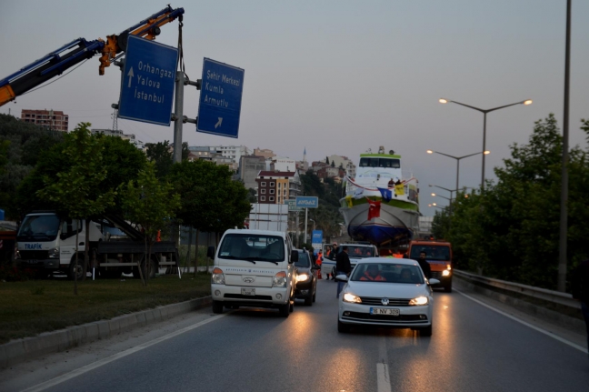 15-05/31/gemi-karadan-boyle-tasindi_3718_dhaphoto13