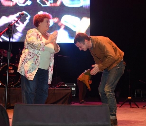 15-06/01/yuzuklerin-efendisi-filminin-frodo-su-selda-7369115_7385_m