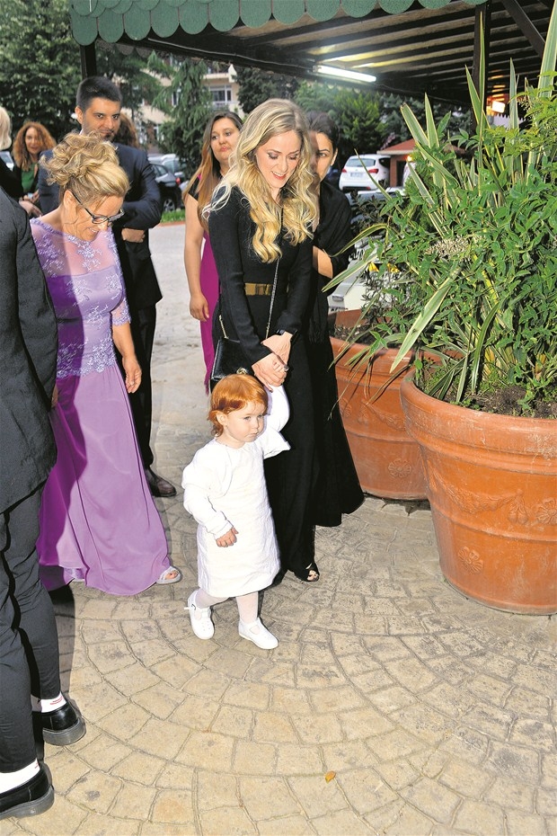 15-06/09/athena-gokhan-kizi