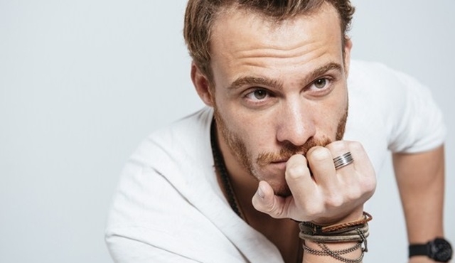 15-06/12/kerem-bursin-1434094189