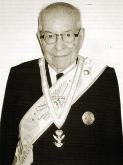 15-06/17/cemal-mason-4