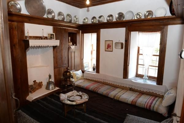 15-06/17/muze-icimde-bulunan-odadan-bir-kare