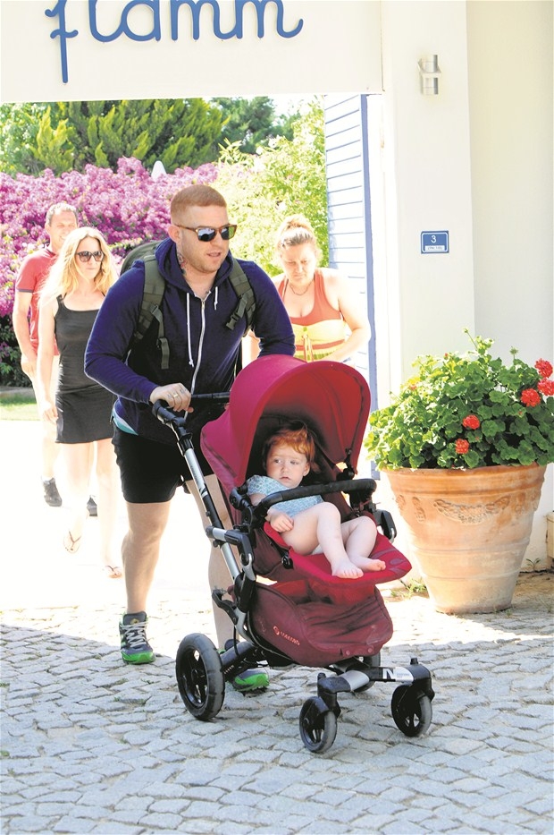 15-06/28/athena-gokhan-1228101