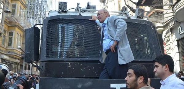 15-06/28/cimkutnwwaafzxn-1435506678