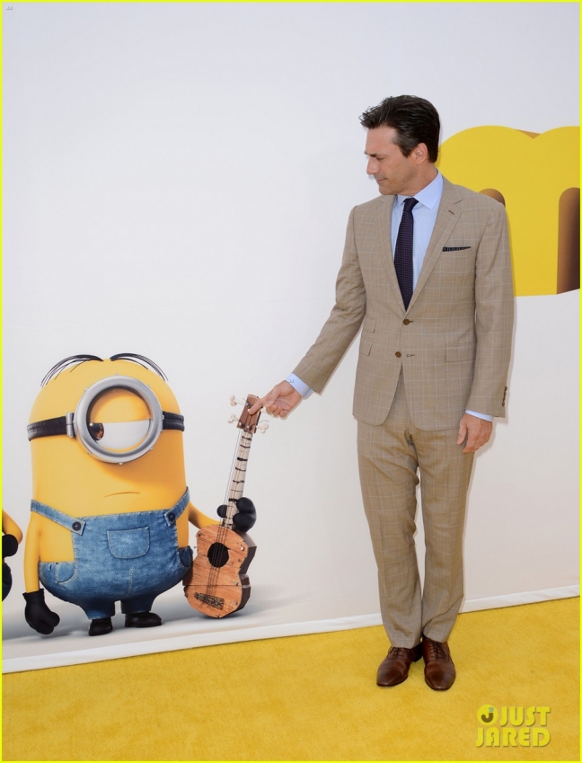 15-06/28/sandra-bullock-rocks-minions-heels-at-los-angeles-premiere-05-1435494700