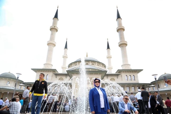 15-07/03/bestepe-millet-camii-ibadete-acildi_7274_dhaphoto6