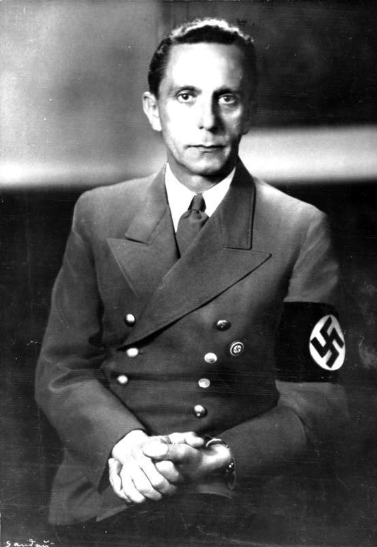 15-07/13/bundesarchiv_bild_183-1989-0821-502-_joseph_goebbels