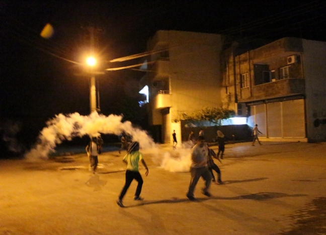 15-07/13/ydg-h-eyleminde-kalasnikofla-acilan-atesle-1-polis-yaralandi_7207_dhaphoto3