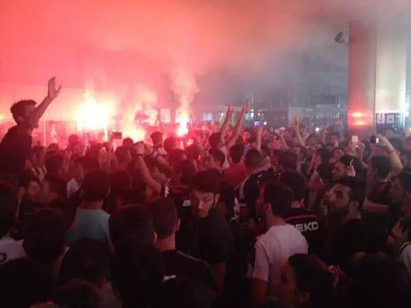 15-07/21/ckco9w8uyaaudwq-1437494405