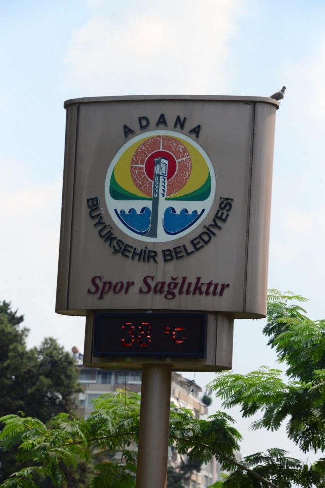 15-07/28/adanada-termometreler-38-dereceyi-gosterdi_1856_dhaphoto2