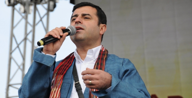 15-08/03/selahattin-demirtas3