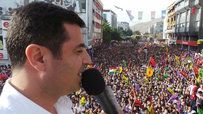 15-08/03/selahattin-demirtas5