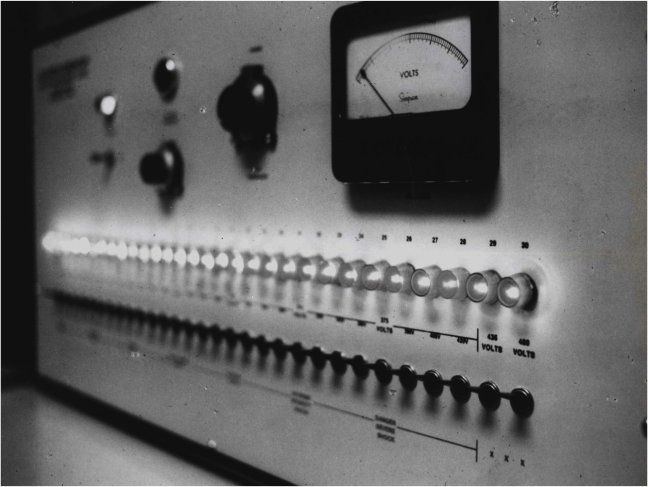 15-08/09/milgrams-shock-box