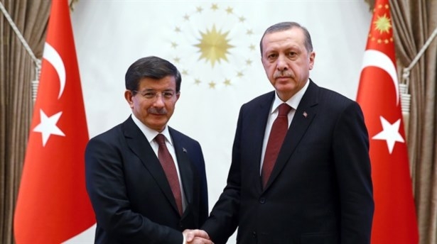 15-08/18/erdogan-davutoglu-ile-gorusuyor-50027