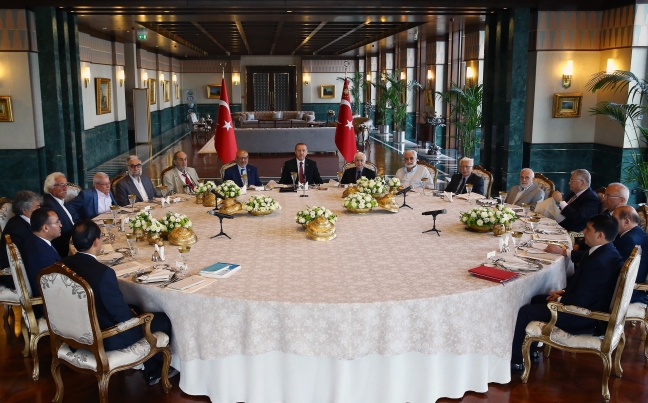 15-08/19/cumhurbaskanligi-sofrasi