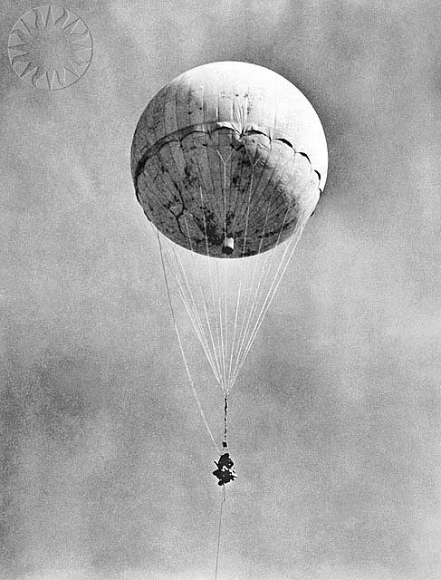 15-08/29/japanese_balloon-bomb