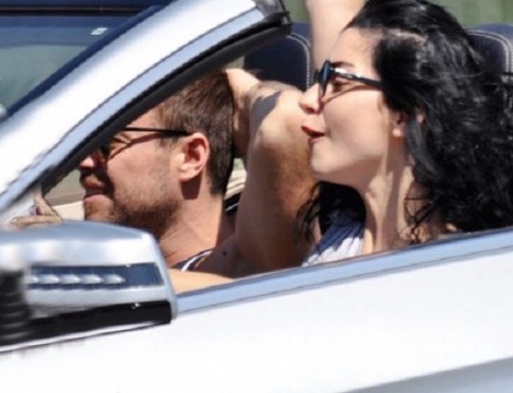 15-08/29/merve-bolugur-ile-murat-dalkilic-balayina-basladi-7640175_2551_m