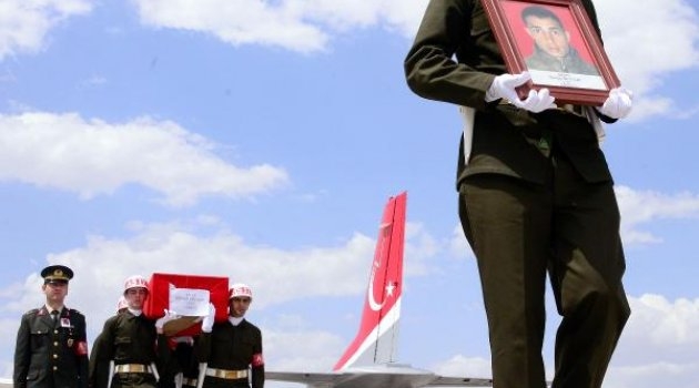 15-09/11/erzurumlu-sehit-er-recep-beycur-un-tezkeresine-5-ay-kalmisti-2