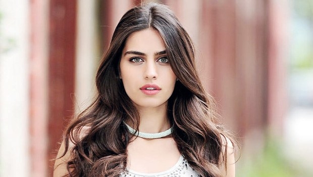 15-09/18/amine-gulse-nereli