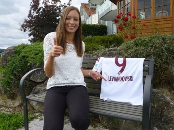 15-09/26/anja-1443244072-800