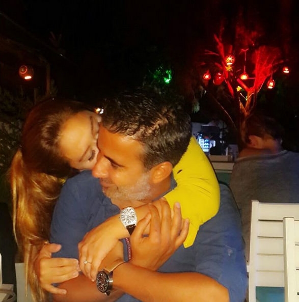 15-09/28/1443431359459