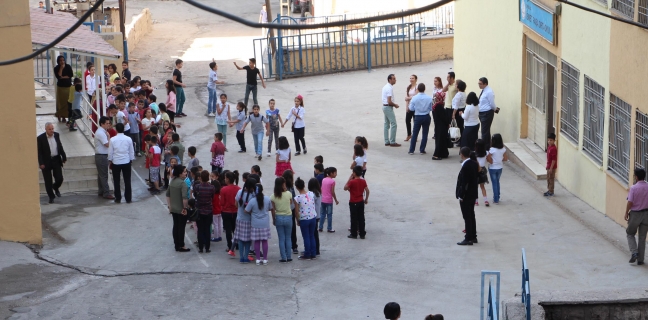 15-09/28/guneydoguda-boykot-cagrisi-bir-cok-yerde-karsilik-bulmadi_2888_dhaphoto7-1443435605