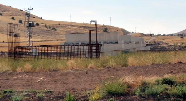 15-09/30/yht-guzergahi-degisti-kopru-ayaklari-bosta-kaldi_2133_dhaphoto4