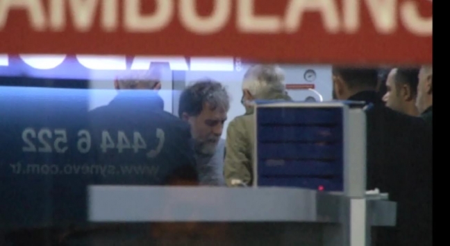 15-10/01/ahmet-hakana-saldiri-gec-saatlerde-taburcu-oldu_5976_dhaphoto1