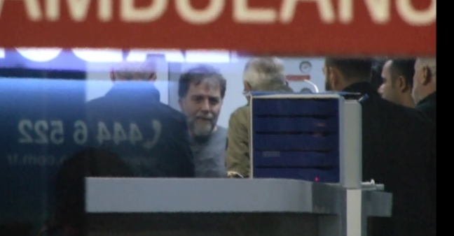 15-10/01/ahmet-hakana-saldiri-gec-saatlerde-taburcu-oldu_5976_dhaphoto2