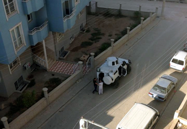 15-10/04/nusaybinde-sokaga-cikma-yasagiyla-birlikte-baslayan-operasyonlar-suruyor-2-_9288_dhaphoto9