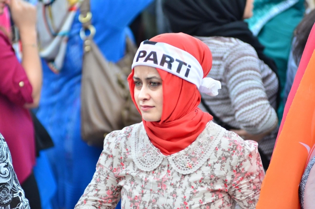 15-10/08/basbakan-kacaklarla-dava-adamlarini-ayiracak-misiniz_4195_dhaphoto11