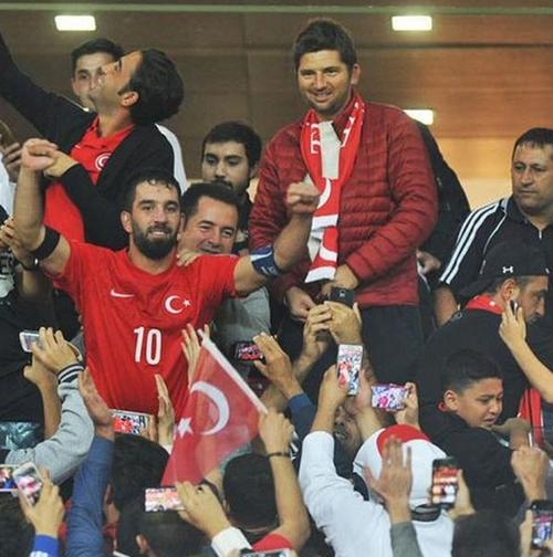 15-10/14/561dece70f25446c2ce5f143