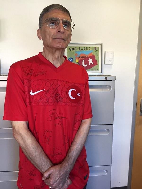 15-10/22/aziz-sancar-milli-takim-forma