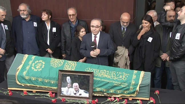 15-10/23/cetin-altan-icin-milliyet-gazetesi-onunde-toren-duzenlendi_1749_dhaphoto2