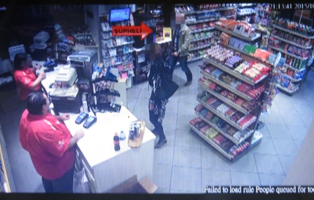 15-10/23/kucuk-cocuga-asitli-saldirida-sok-detay-3-ay-once-elinde-uzaktan-kumandali-arabasi-patlamis_3262_dhaphoto3