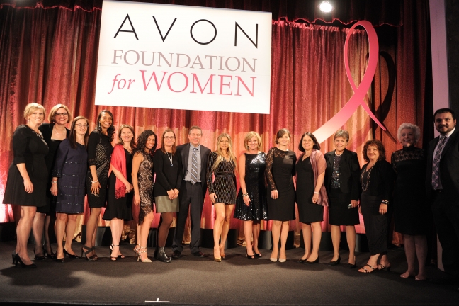 15-11/03/1446536797_fergie_and_honorees