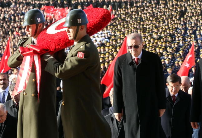 15-11/10/ataturk-vefatinin-77-yilinda-anitkabirde-duzenlenen-torenle-anildi_9562_dhaphoto12