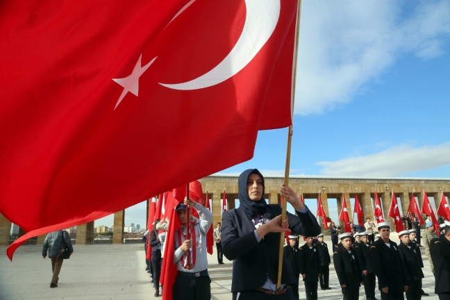15-11/10/ataturk-vefatinin-77-yilinda-anitkabirde-duzenlenen-torenle-anildi_9562_dhaphoto34