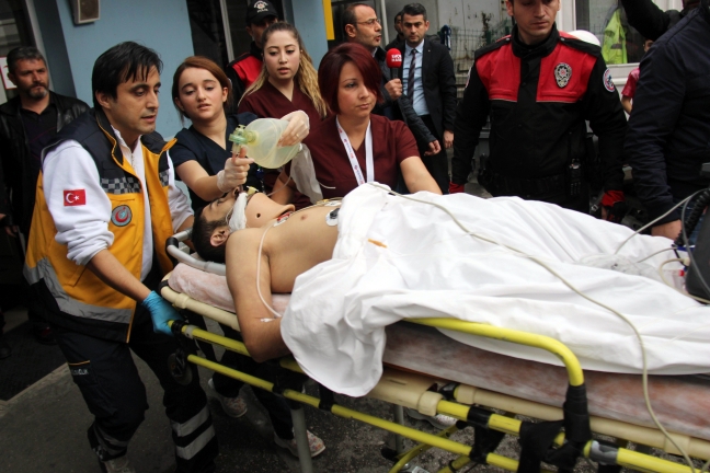 15-11/19/20151119aw581306_03