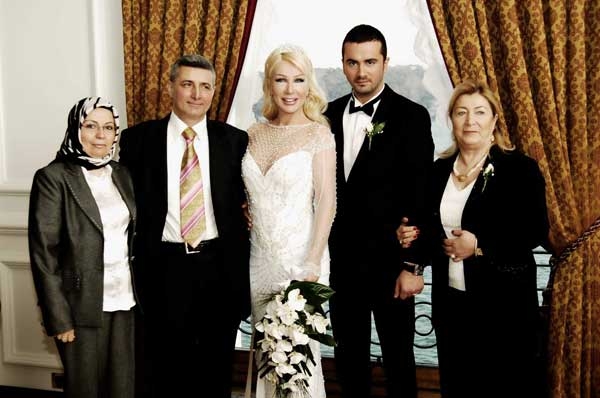 15-11/19/onur-san-seda-sayan-gelinlik-modelleri1