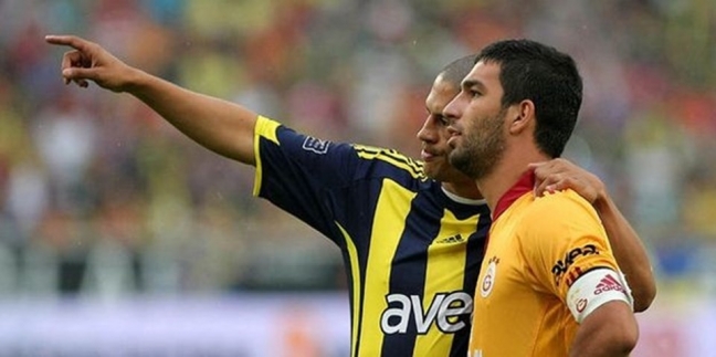 15-11/20/alex-de-souza-arda-turan