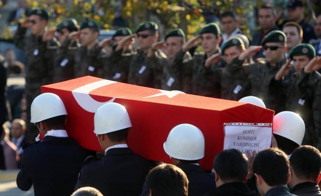 15-11/23/1f8eea908ee47bc74d4bf8355b9f1fec-1448291028