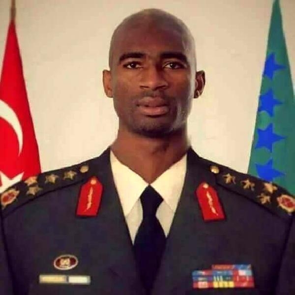 15-11/23/kweuke-belediye-baskani-1448272709