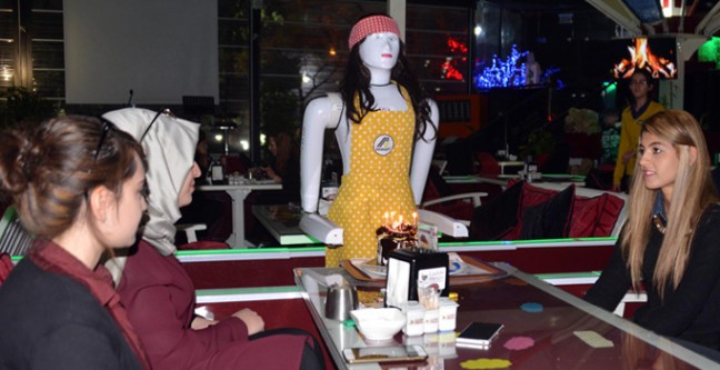 15-12/16/robot_garson